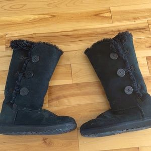 Black Button Uggs